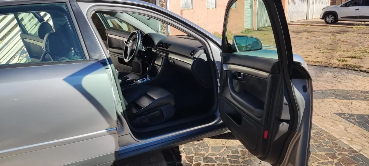A4 - Foto #2 do anúncio à venda de Carro clássico