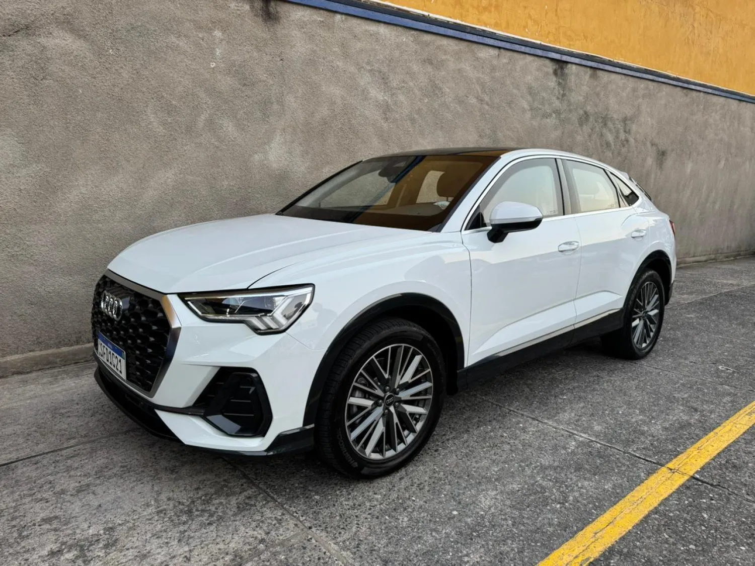 Q3 - Foto #2 do anúncio à venda de Carro clássico
