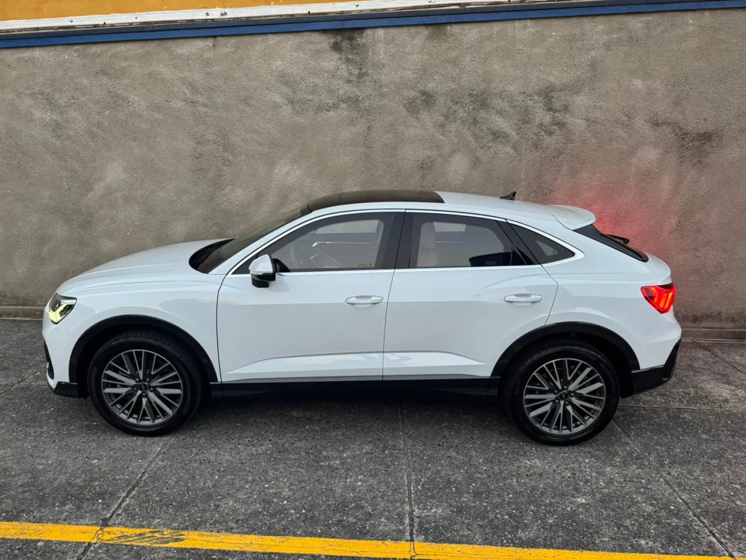 Q3 - Foto #6 do anúncio à venda de Carro clássico