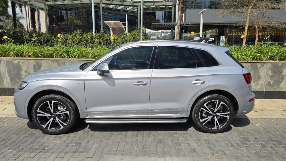 Q5 - Foto #2 do anúncio à venda de Carro clássico