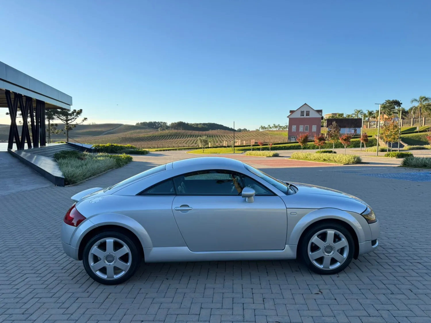 TT - Foto #12 do anúncio à venda de Carro clássico