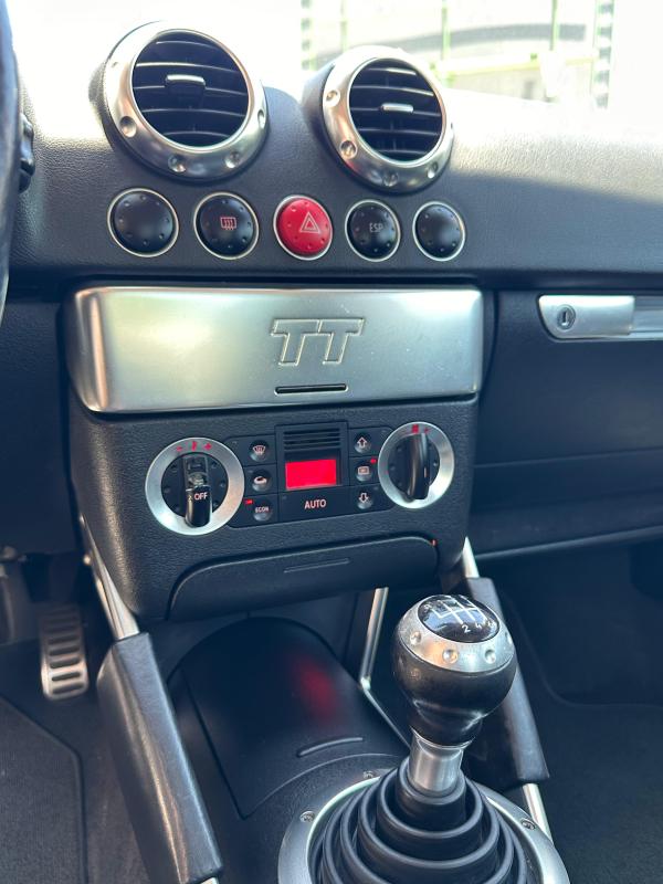 TT - Foto #3 do anúncio à venda de Carro clássico