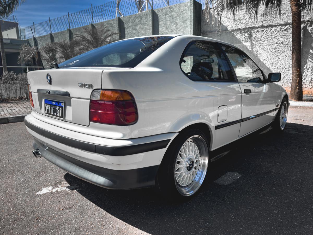 318iM - Foto #7 do anúncio à venda de Carro clássico