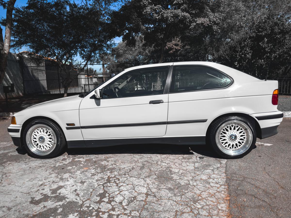 318iM - Foto #8 do anúncio à venda de Carro clássico