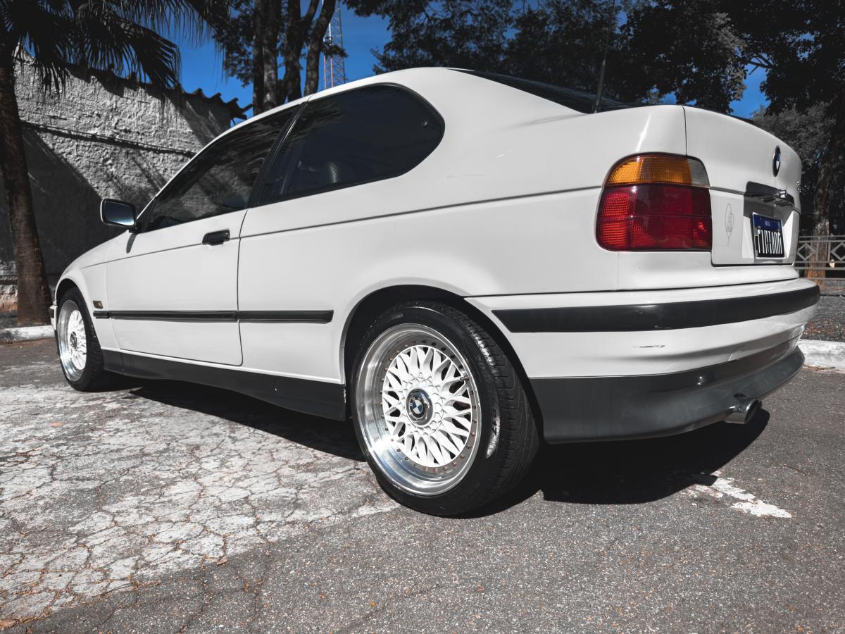 318iM - Foto #19 do anúncio à venda de Carro clássico