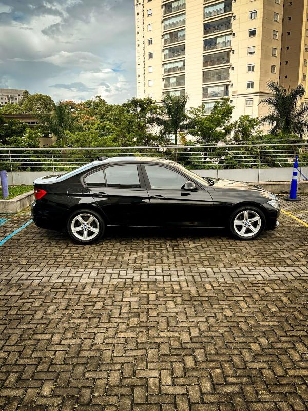 320i - Foto #3 do anúncio à venda de Carro clássico