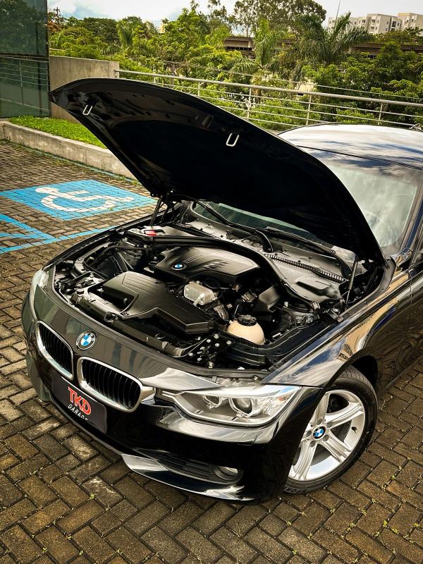 320i - Foto #6 do anúncio à venda de Carro clássico