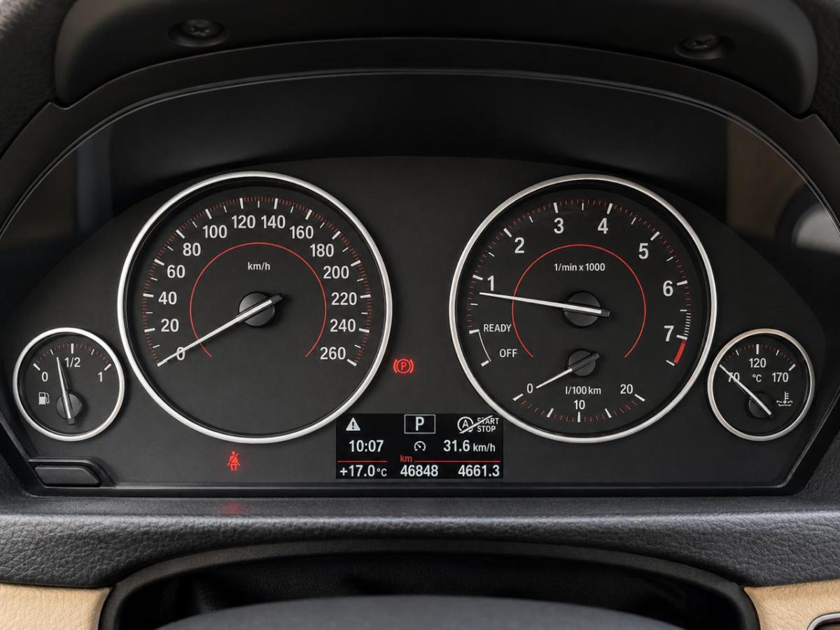 320i - Foto #3 do anúncio à venda de Carro clássico