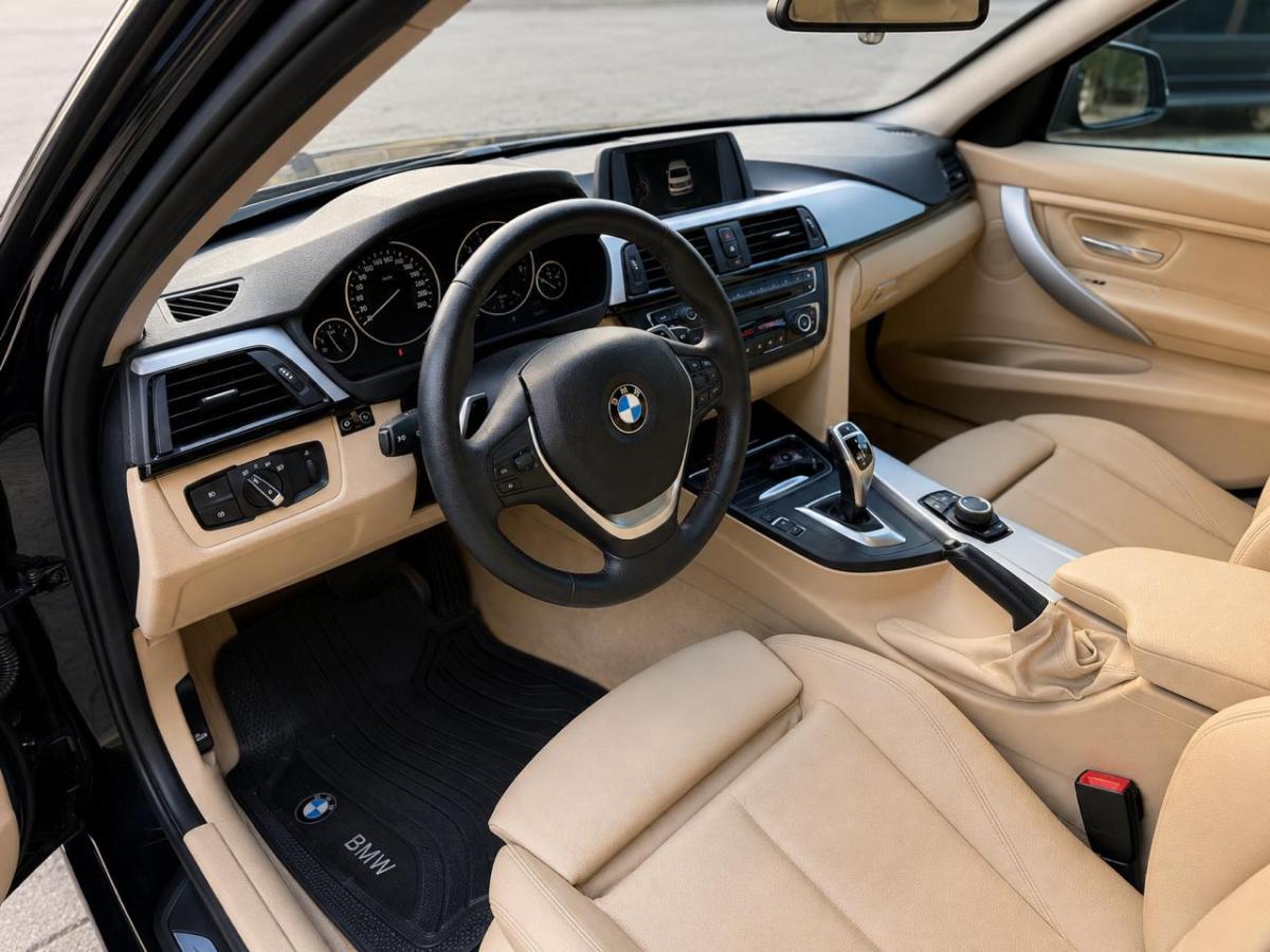 320i - Foto #4 do anúncio à venda de Carro clássico