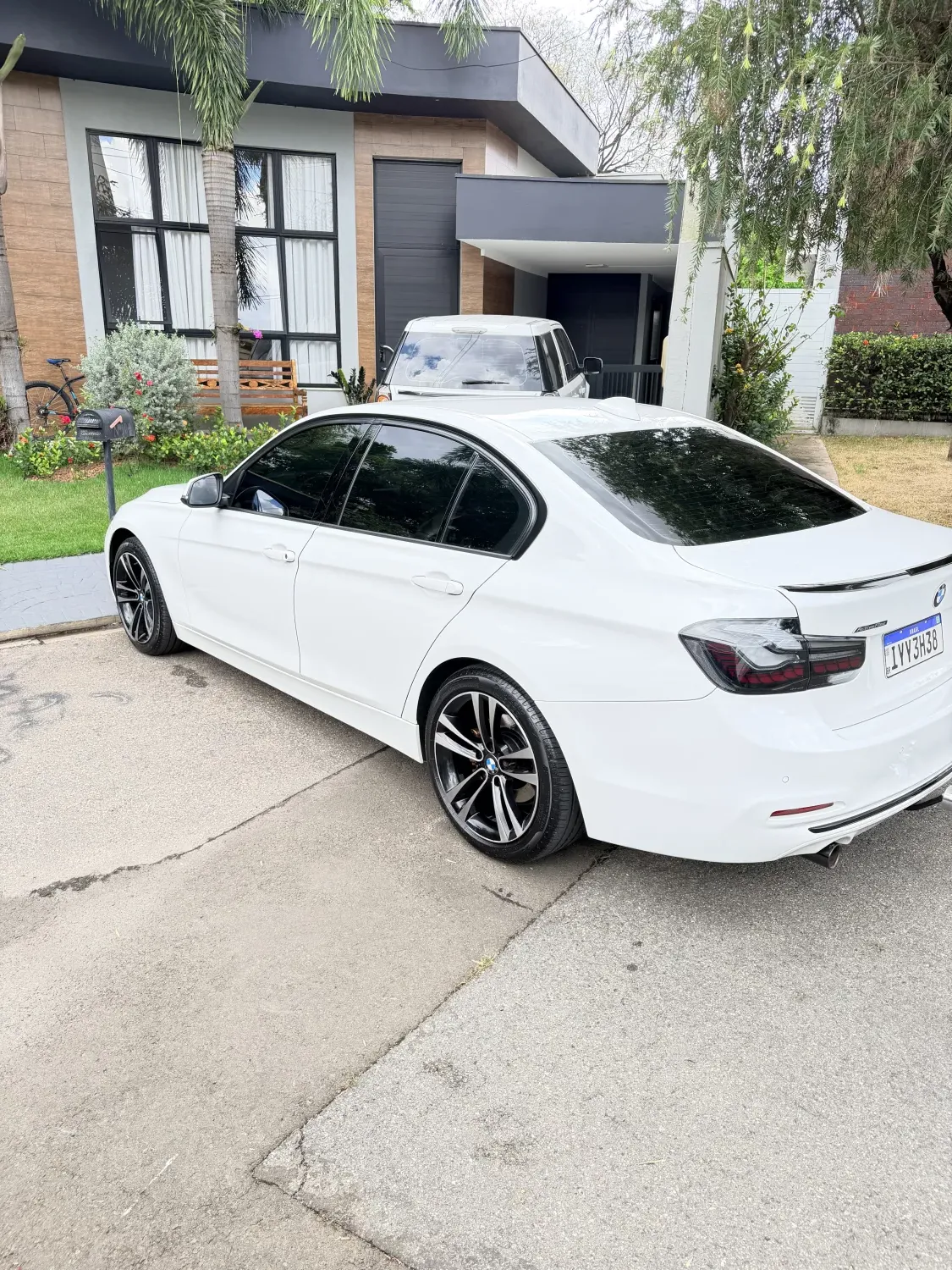 avv-bmw-320i-venda-47294a5-imagem-005