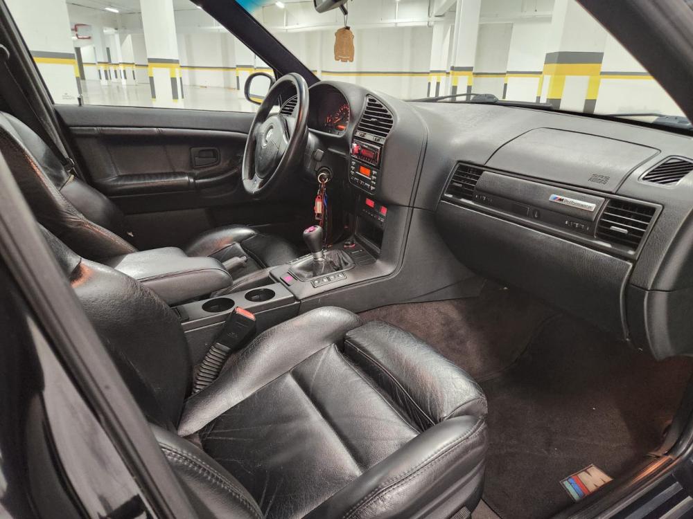 323i - Foto #4 do anúncio à venda de Carro clássico