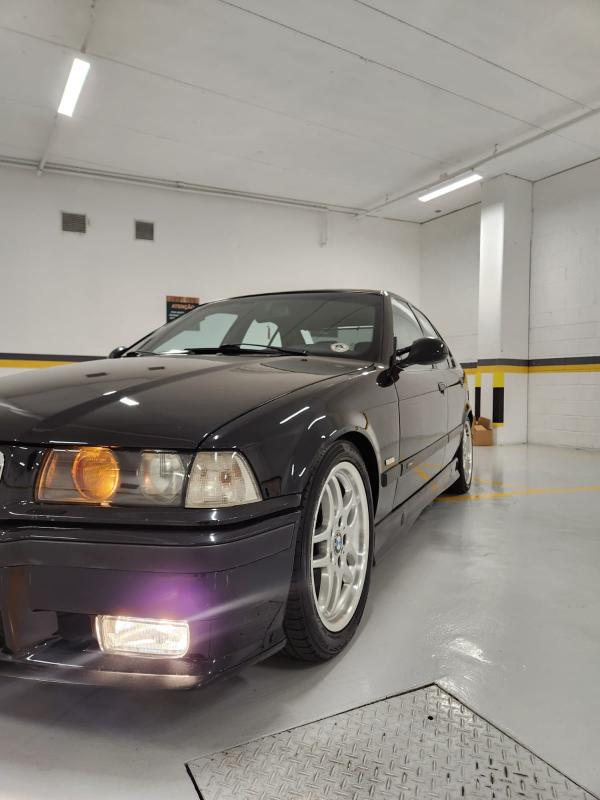 323i - Foto #16 do anúncio à venda de Carro clássico