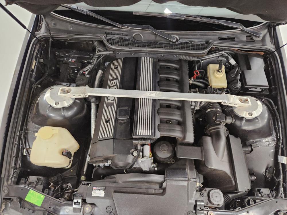 323i - Foto #17 do anúncio à venda de Carro clássico