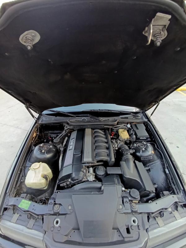 323i - Foto #7 do anúncio à venda de Carro clássico