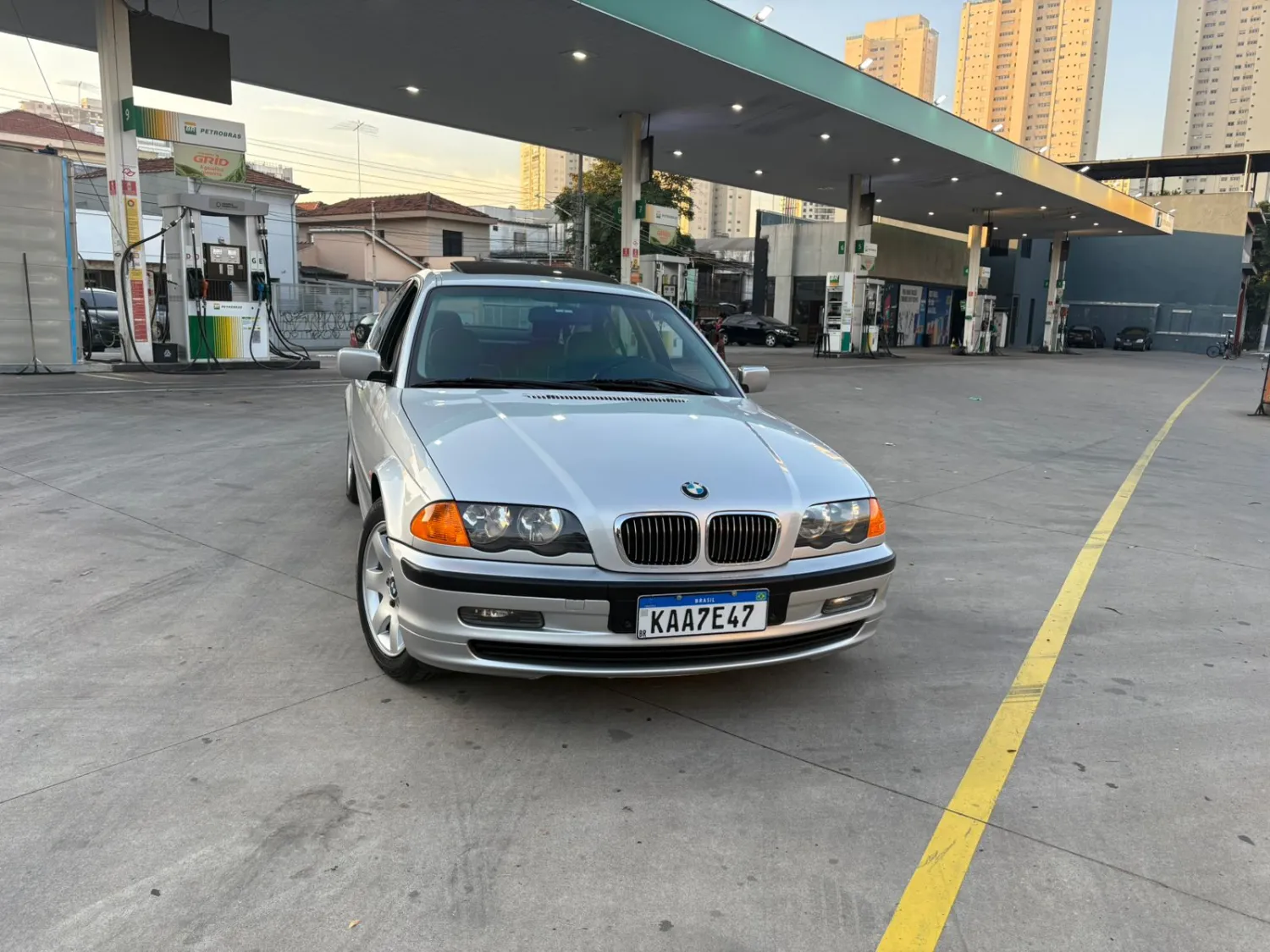 323i - Foto #8 do anúncio à venda de Carro clássico