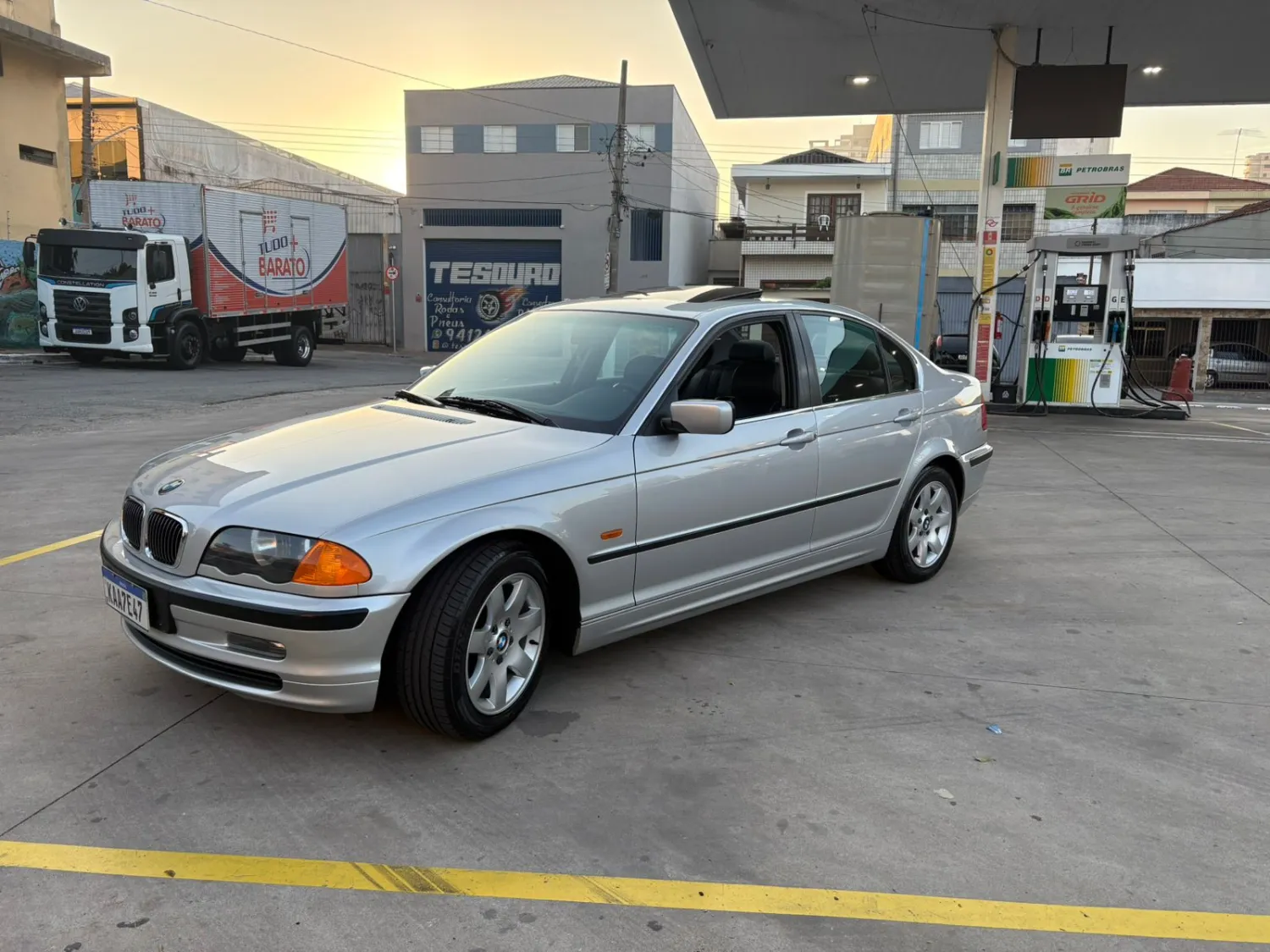 323i - Foto #10 do anúncio à venda de Carro clássico