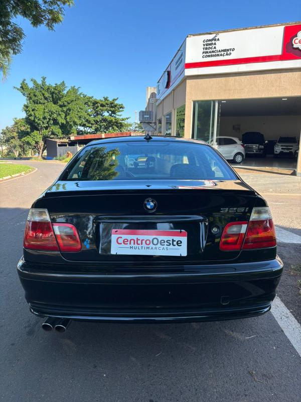 325i - Foto #2 do anúncio à venda de Carro clássico