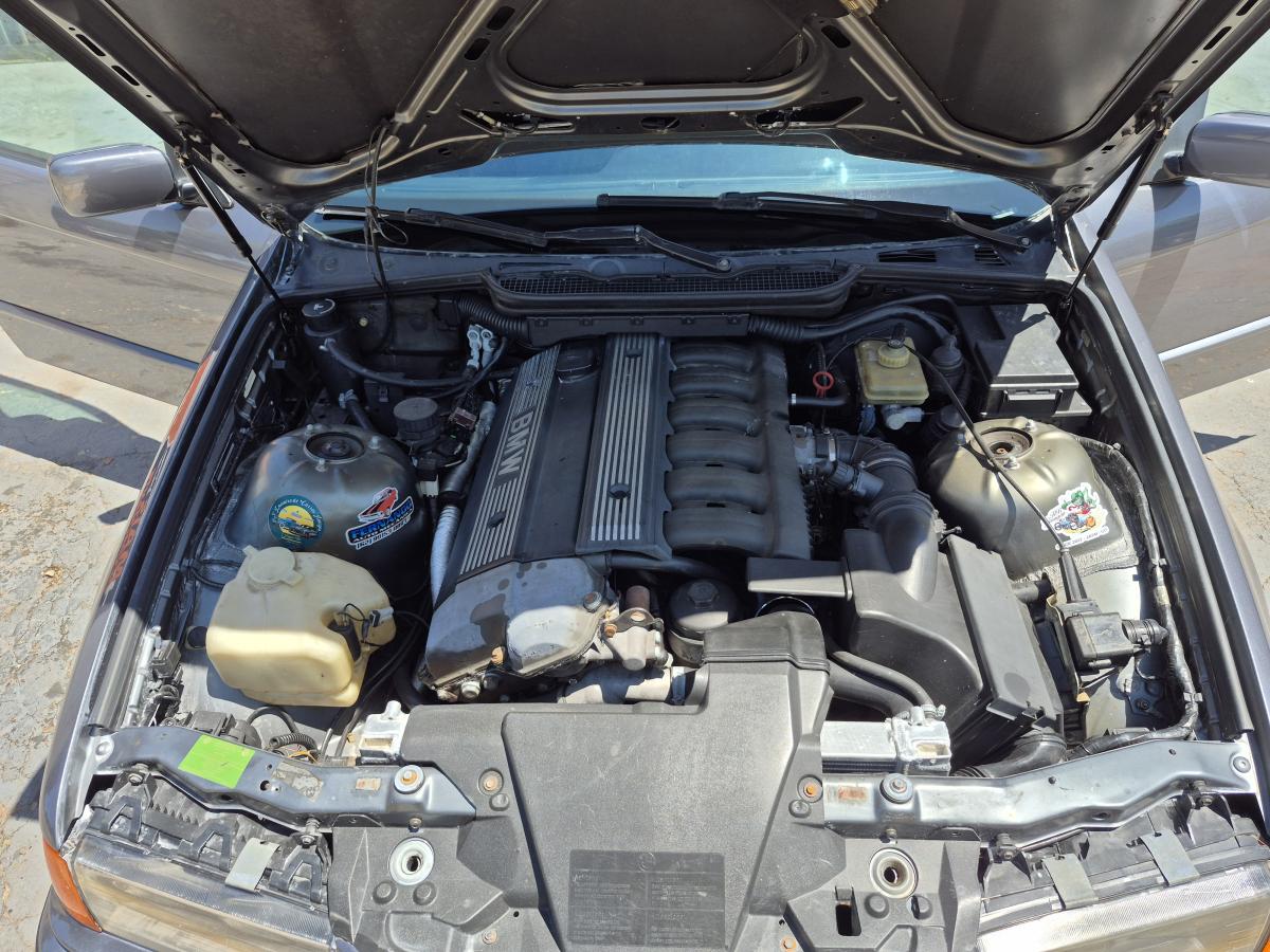 325i - Foto #11 do anúncio à venda de Carro clássico