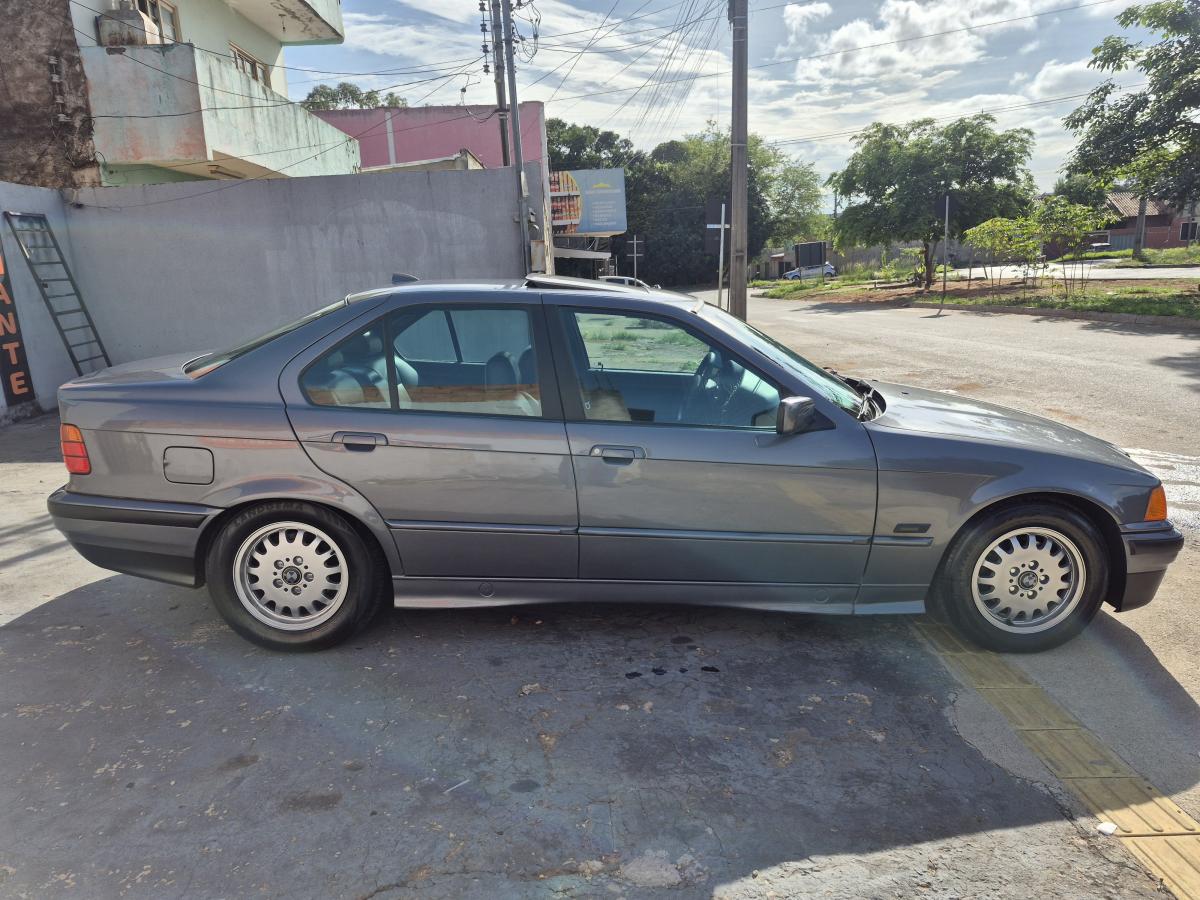 325i - Foto #12 do anúncio à venda de Carro clássico
