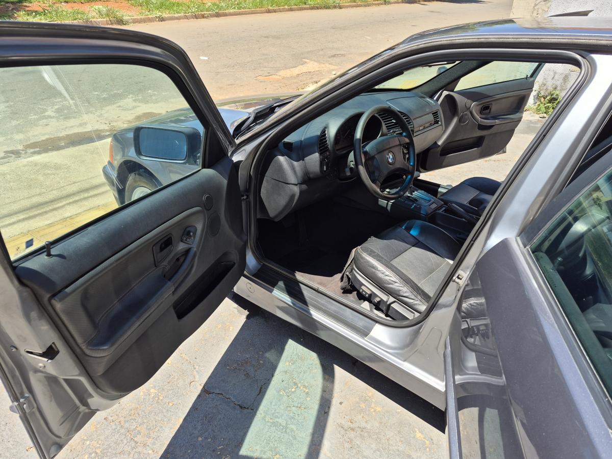 325i - Foto #14 do anúncio à venda de Carro clássico