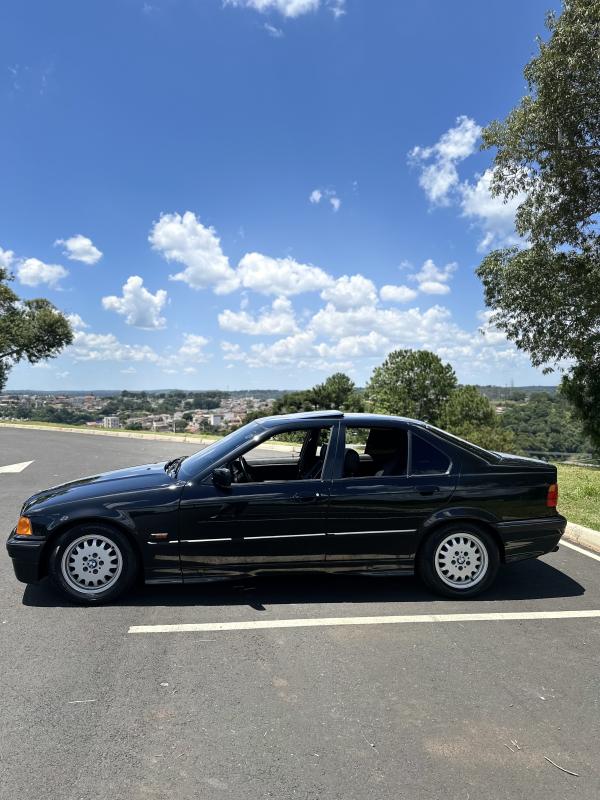 325i - Foto #12 do anúncio à venda de Carro clássico