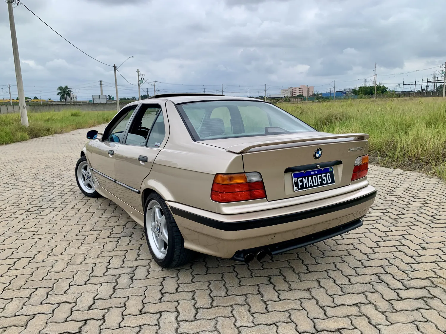 325i - Foto #5 do anúncio à venda de Carro clássico