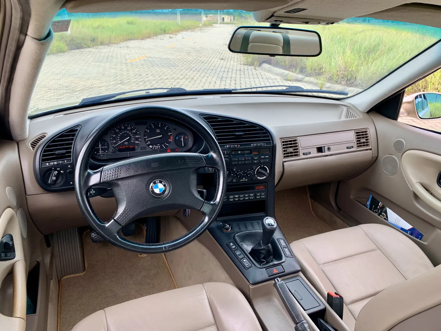 325i - Foto #6 do anúncio à venda de Carro clássico