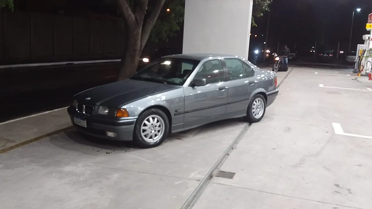 avv-bmw-325i-venda-92cb019-imagem-006