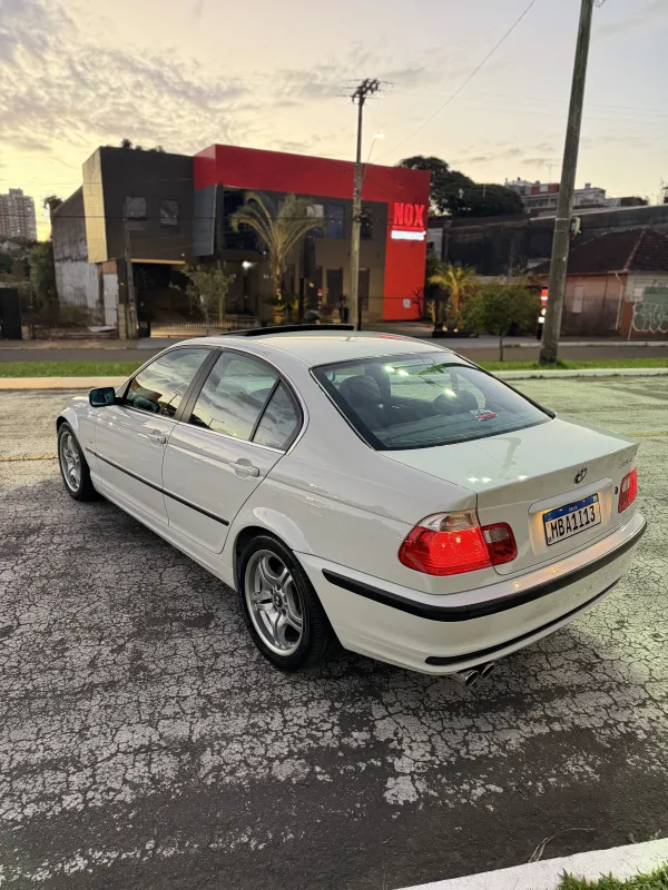 avv-bmw-325i-venda-b5b02bd-imagem-011