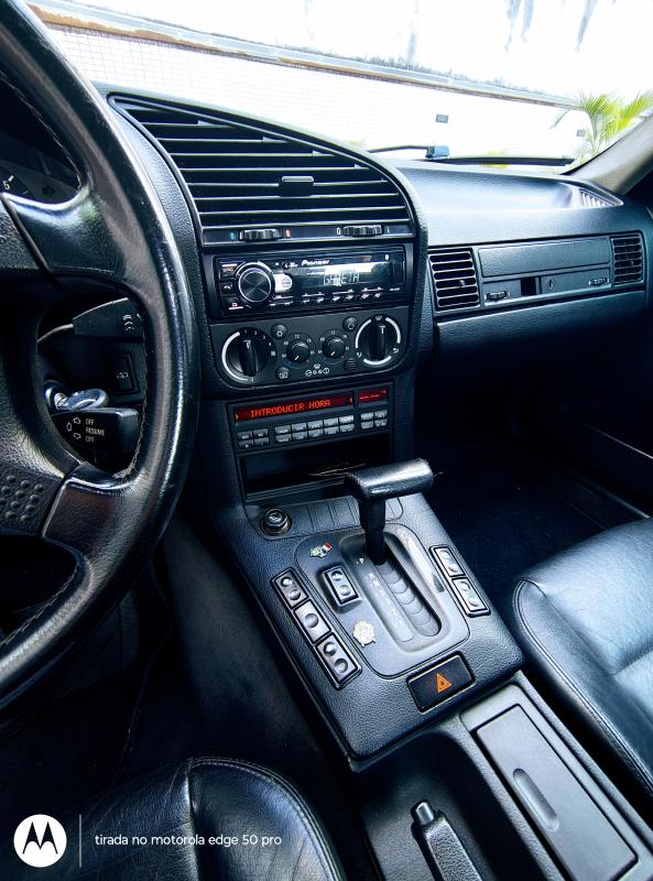 325iA - Foto #3 do anúncio à venda de Carro clássico
