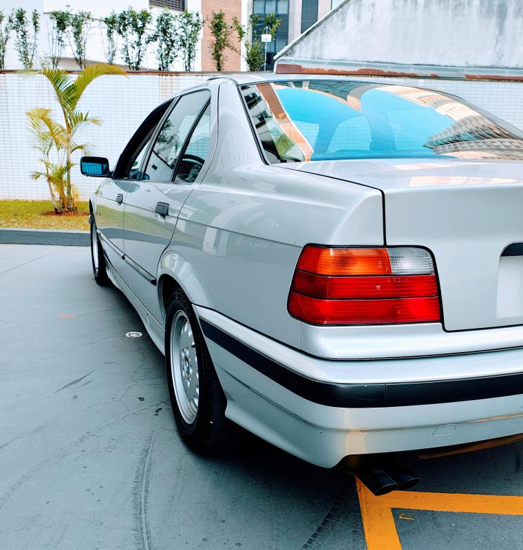325iA - Foto #4 do anúncio à venda de Carro clássico