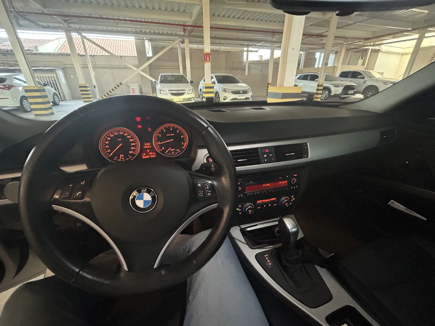 avv-bmw-325ia-venda-b21a754-imagem-002