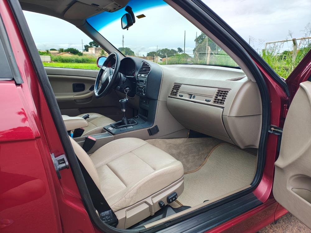 325i - Foto #21 do anúncio à venda de Carro clássico