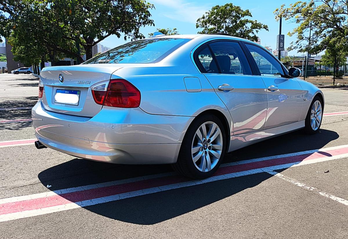 325i - Foto #4 do anúncio à venda de Carro clássico