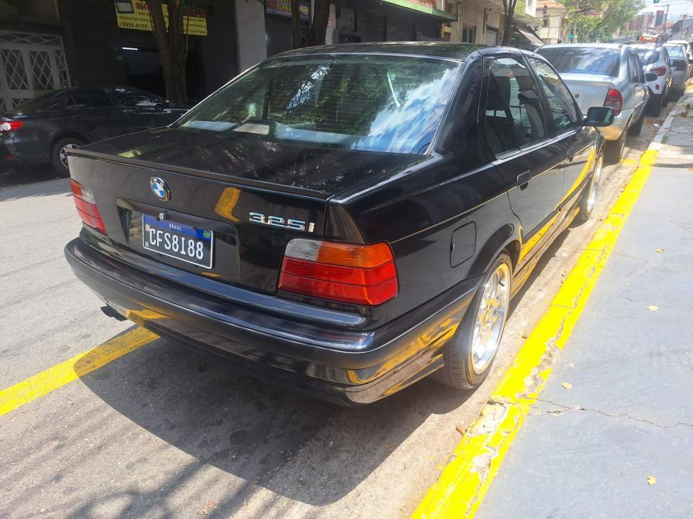 325i - Foto #4 do anúncio à venda de Carro clássico