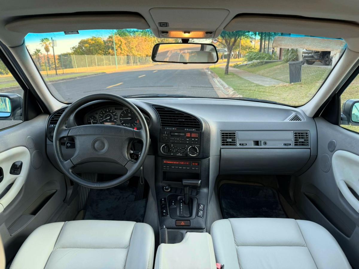 325i - Foto #4 do anúncio à venda de Carro clássico