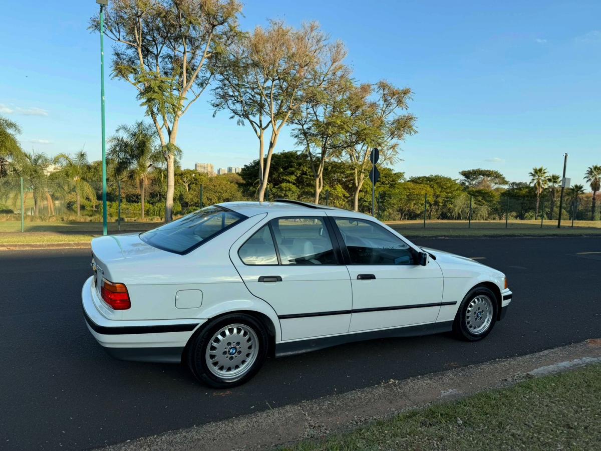 325i - Foto #5 do anúncio à venda de Carro clássico