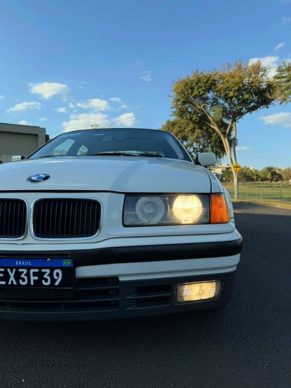 325i - Foto #8 do anúncio à venda de Carro clássico