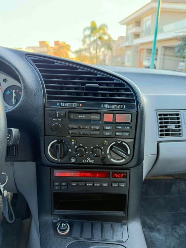 325i - Foto #14 do anúncio à venda de Carro clássico