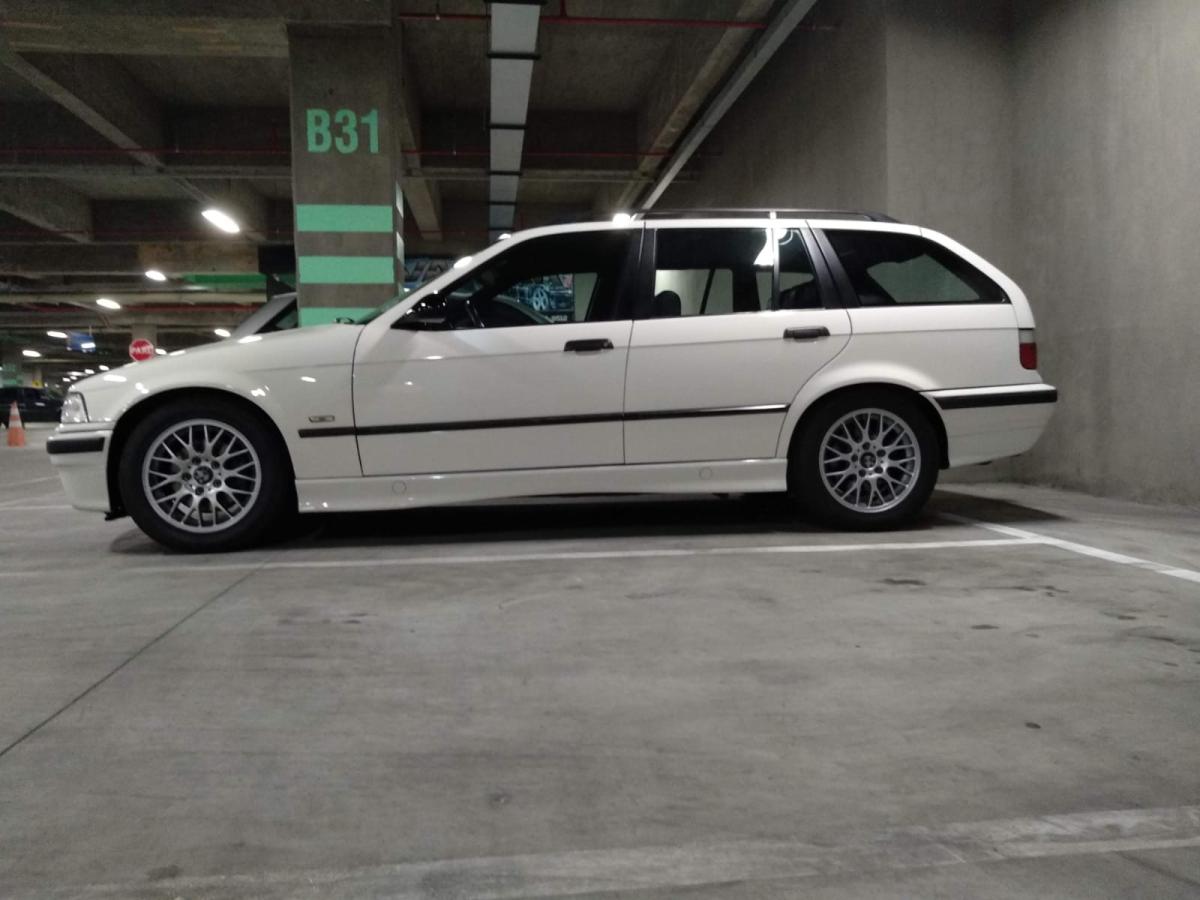 328i - Foto #3 do anúncio à venda de Carro clássico