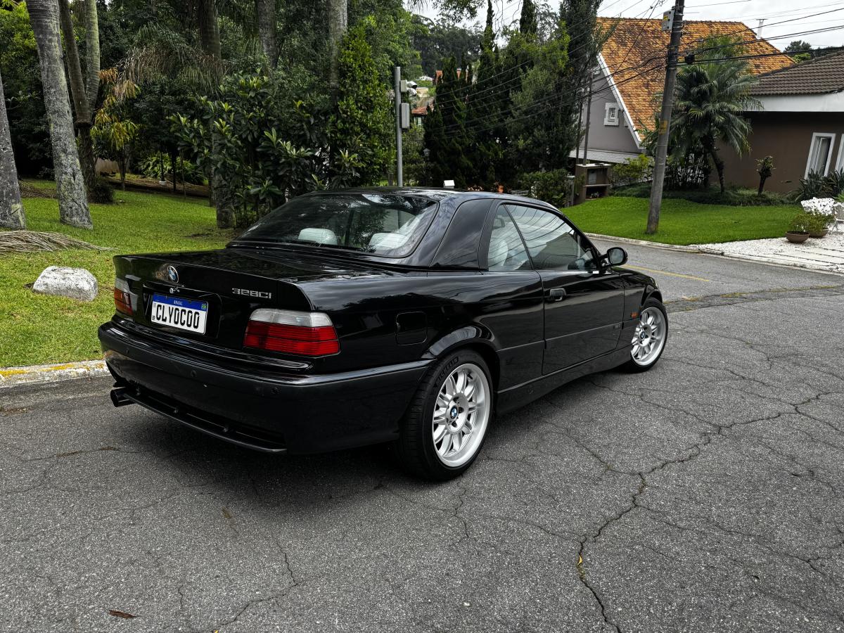 328i - Foto #3 do anúncio à venda de Carro clássico