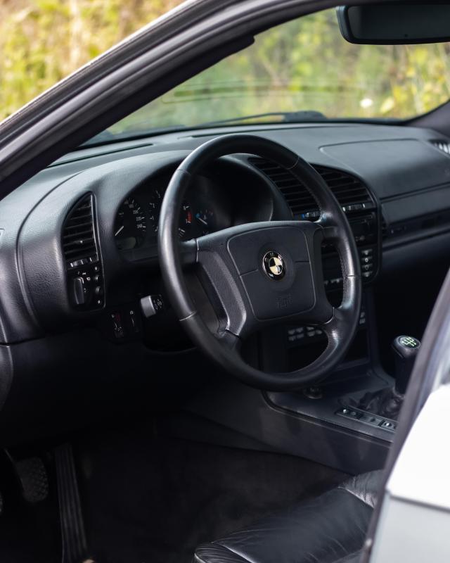 328i - Foto #11 do anúncio à venda de Carro clássico