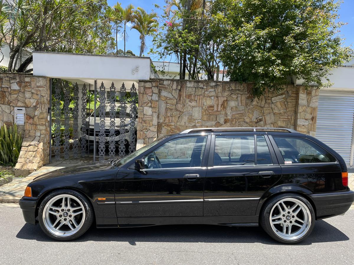 328i - Foto #2 do anúncio à venda de Carro clássico