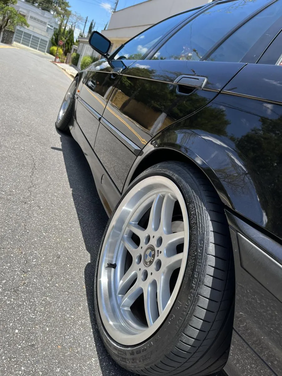 328i - Foto #5 do anúncio à venda de Carro clássico