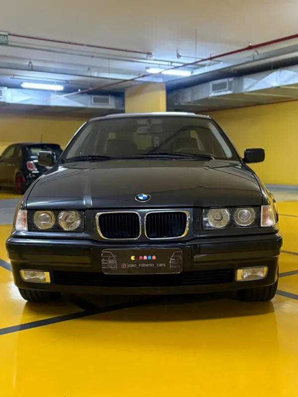 avv-bmw-328i-venda-53faaa0-imagem-008