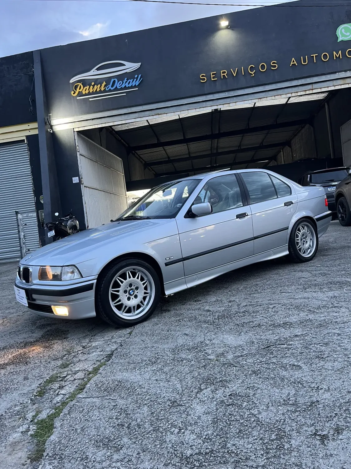 328i - Foto #2 do anúncio à venda de Carro clássico