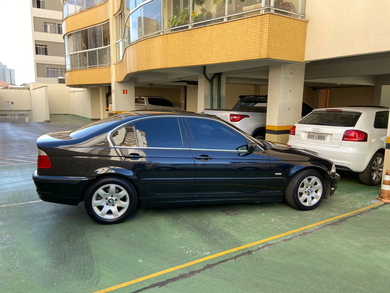 avv-bmw-328i-venda-bc406d1-imagem-001