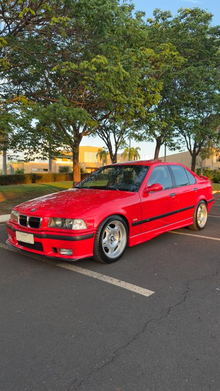328i - Foto #2 do anúncio à venda de Carro clássico