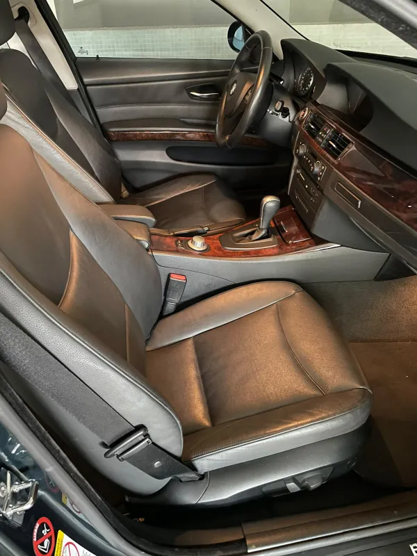 avv-bmw-330i-venda-725b55a-imagem-007