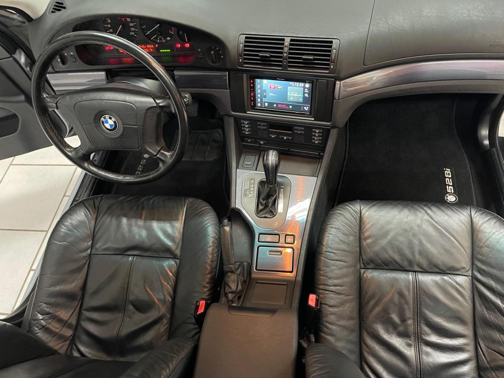 528i - Foto #9 do anúncio à venda de Carro clássico